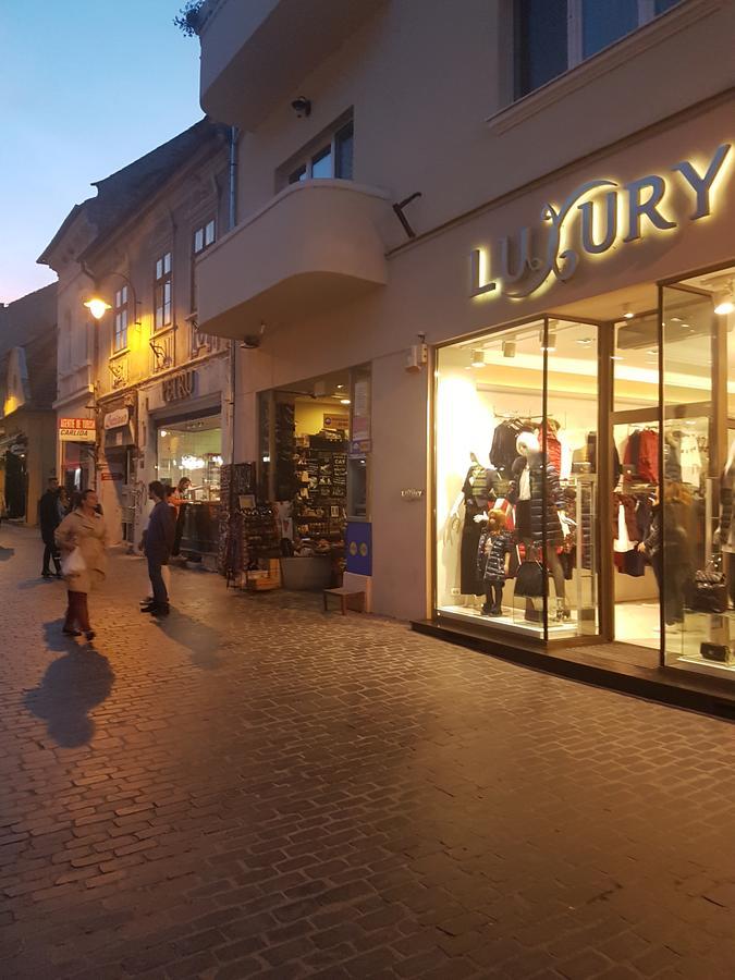 Luky 12 Lägenhet Braşov Exteriör bild
