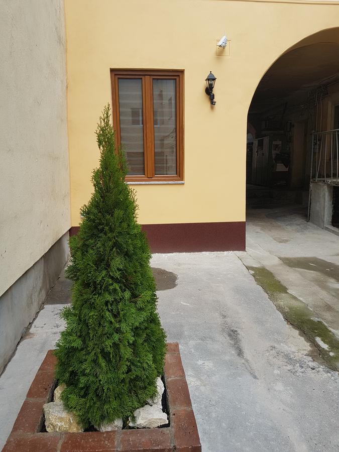 Luky 12 Lägenhet Braşov Exteriör bild