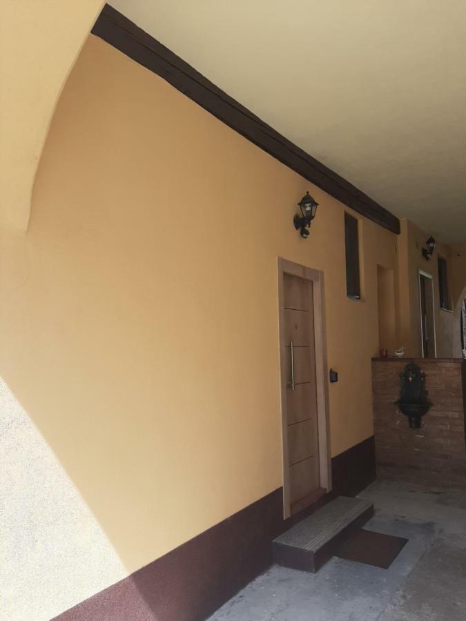 Luky 12 Lägenhet Braşov Exteriör bild